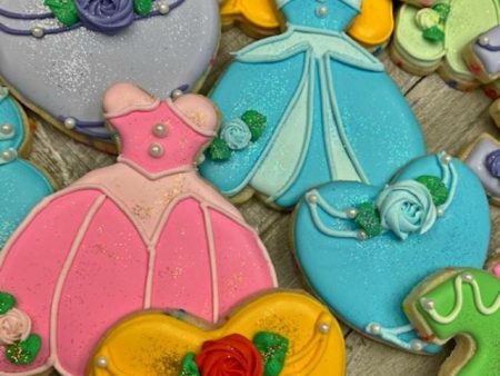 18 Princess themed cookies, Cinderella, Sleeping Beauty, Belle, Rapunzel, Tiana, Snow White on Sale