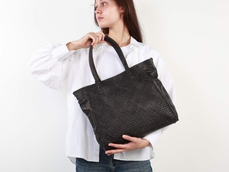 Vintage Woven Bag Discount